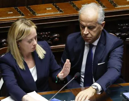 "Piantedosi manganellatore", la bufala radical chic