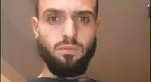 Filippo ucciso a coltellate sotto casa. "Abbiamo visto qualcuno scappare"