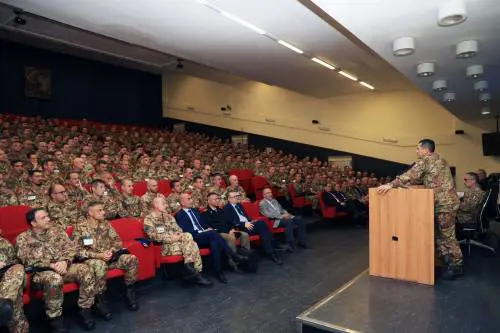 La visita di Figliuolo alla Scuola Sottoufficiali dell'Esercito
