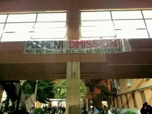 Gli studenti "democratici" occupano la facoltà della Sapienza