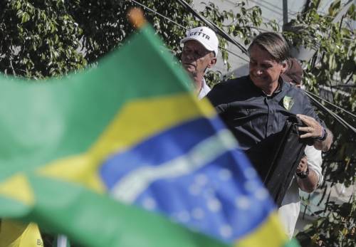 Arrestato ministro di Bolsonaro. L'ex Presidente indagato per gli assalti a Brasilia