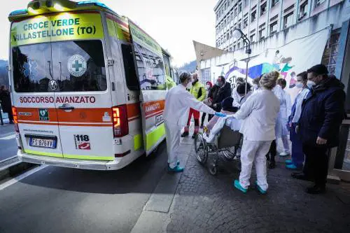 Medici No Vax, rientro nel caos. Sono pagati ma non lavorano