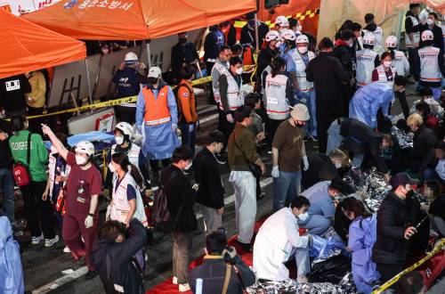 Terrore al party di Halloween a Seul: muoiono oltre cento persone nella calca