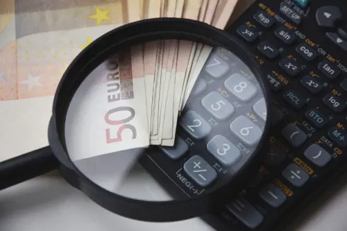 Bollette, si ferma il calo delle tariffe dell'elettricità