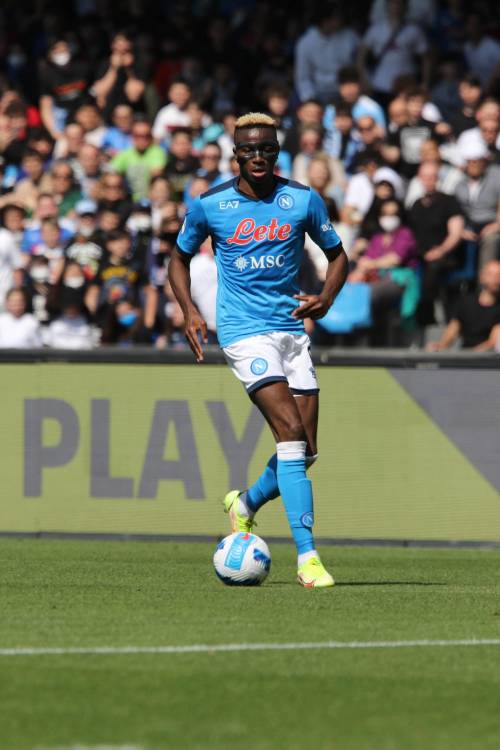 Show di Osimhen: il Napoli fa 13