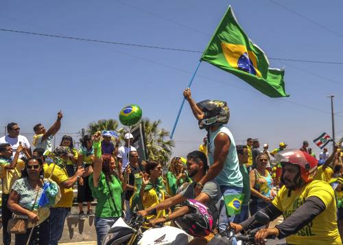 Al bivio tra Lula e Bolsonaro: il Brasile diviso va al voto
