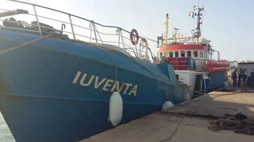 Dovremo pagare la nave Ong, Conte becchino (del Pd) e Putin: quindi, oggi...