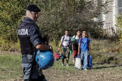 La lezione della polizia alla sinistra pro rave: "Ecco perché la Meloni ha ragione"