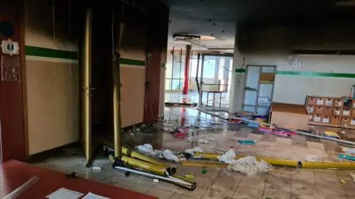 Devastarono una scuola, fermati i quattro vandali. Danni per 350mila euro