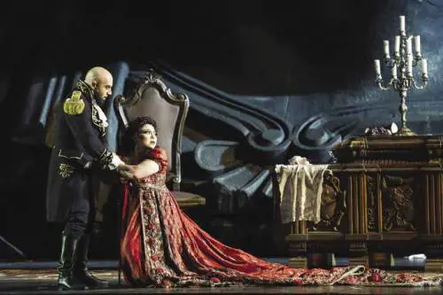 I 25 anni di amore per l'opera del soprano He Hui