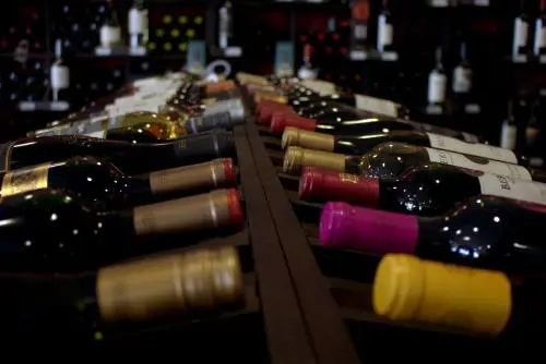 "Dicono il falso". Ma l'Irlanda tira dritto sulle etichette sul vino