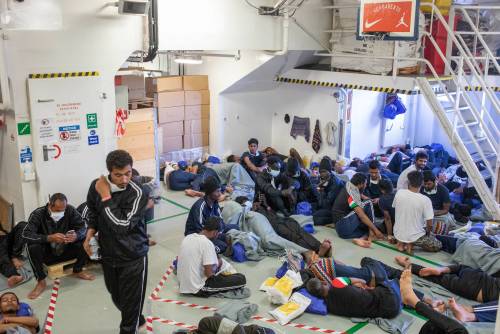 Migranti, schiaffo Ue: pochi ricollocamenti e solamente volontari