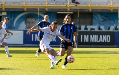 Serie A Femminile: Roma capolista espugna Milano, il cuore di Beerensteyn affossa la Fiorentina