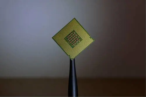 Cos'è Neuralink e come funziona il chip nel cervello