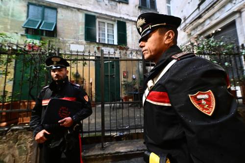 Esasperato dalla movida. Scaglia una freccia e uccide
