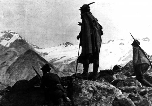 Ghiaccio e sangue: l’altra guerra che flagellò gli Alpini