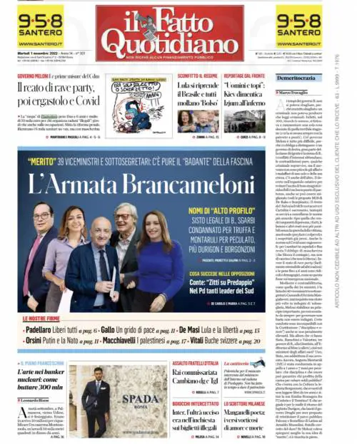 "È finita la pacchia": la vignetta choc de il Fatto contro la polizia