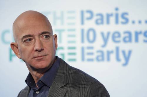 Cosa c'è davvero dietro alla maxi donazione di Jeff Bezos