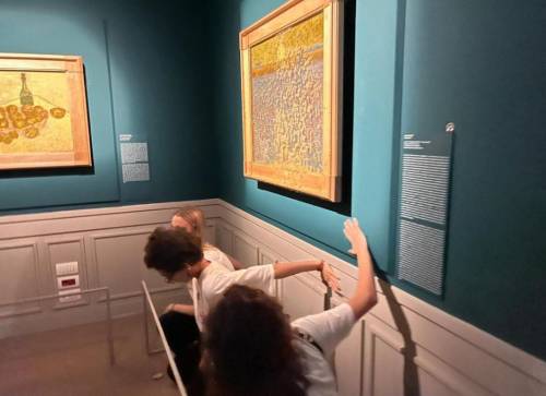 Roma, imbrattato "Il seminatore" di Van Gogh