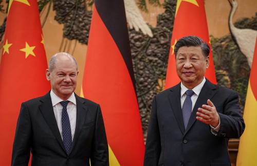 Guerra, nucleare e commercio: cosa c'è dietro al blitz di Scholz in Cina