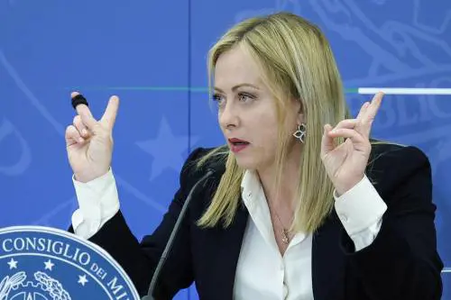 Meloni: 30 miliardi per il caro bollette. Tensione con Salvini sul nodo deleghe e Comitato del Mare