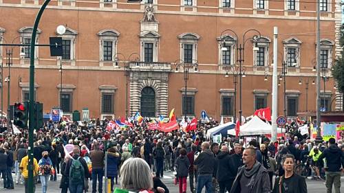 Manifestazione per la pace, la sinistra dimentica l'Ucraina