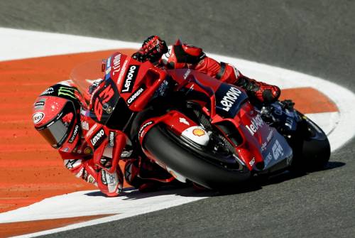 Rivalità, cadute e il boom Ducati: cosa è successo nella stagione MotoGP