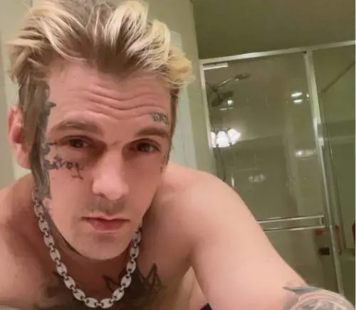 Trovato morto in casa il rapper Aaron Carter