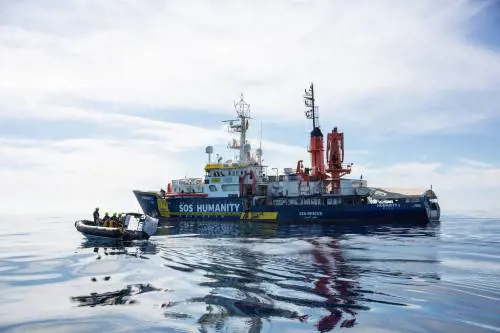 Il filo rosso-verde che in Germania finanzia gli sbarchi sulle nostre coste