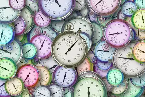 Corrente elettrica, ecco F1, F2 e F3: come funzionano le fasce orarie