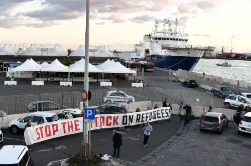 "Contravvengono alle norme Frontex". L'esperto inchioda le Ong e mette a tacere la sinistra
