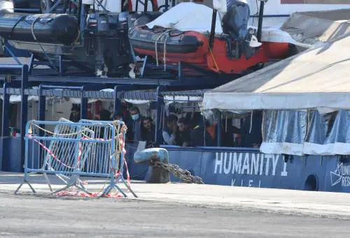 “Parola d'ordine: accoglienza”. L’assist dell'arcivescovo alle Ong