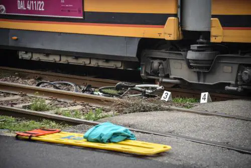Tragedia a Milano, 14enne travolto e ucciso dal tram: cosa è successo