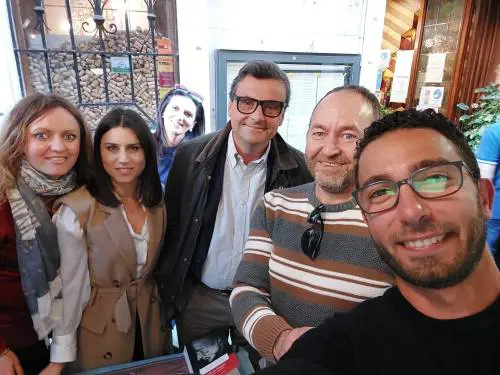 Calenda folgorato dai navigator. E il "liberale" sposa l'assistenzialismo