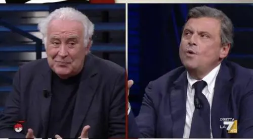 "Potevo venire anch'io...", "Stupido". È scontro tra Santoro e Calenda