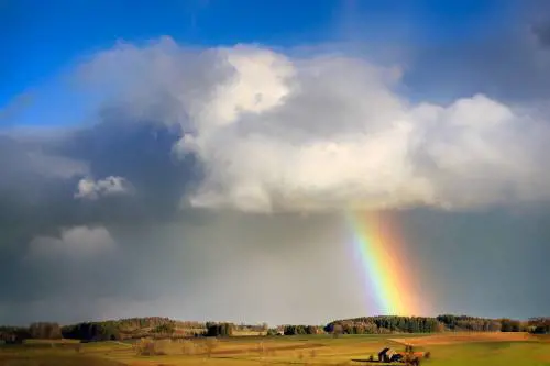 Pioggia e acquazzoni per l’equinozio di primavera: ma poi cambia tutto