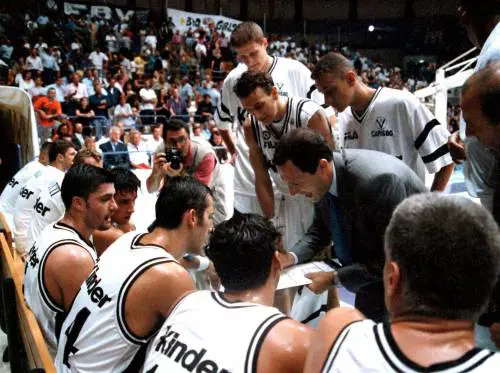 Ettore Messina, attuale coach di Milano, ai tempi della grande Kinder Bologna