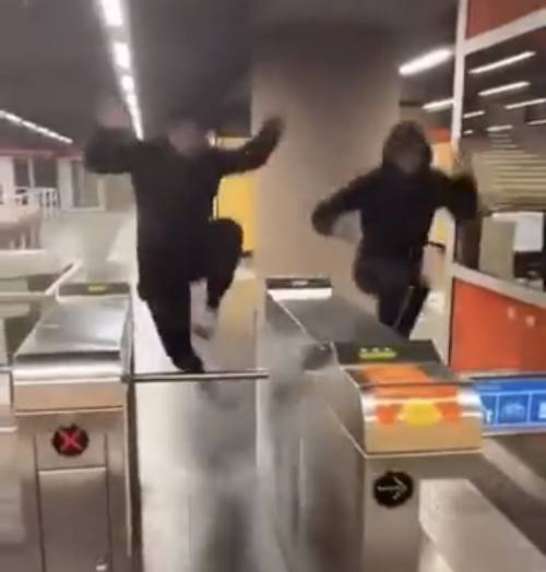 Dipendente Atm picchiato in metropolitana