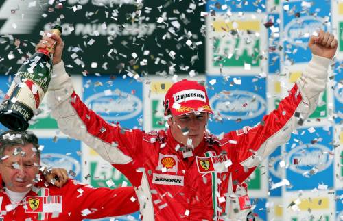 Kimi Raikkonen festeggia il primo e unico titolo mondiale di F1 della sua carriera. San Paolo, Brasile, 21 ottobre 2007.