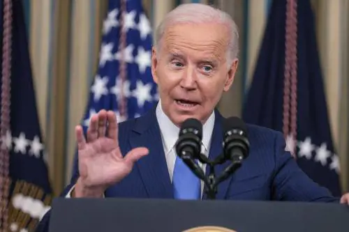 Biden esulta per lo scampato pericolo e apre ai Repubblicani e si ricandida per il 2024