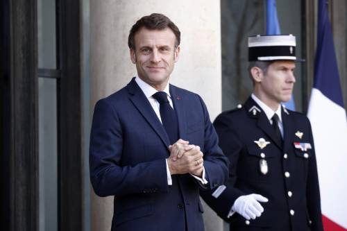 "Segnale drammatico": il fronte interno impallina Macron sulla Ocean Viking