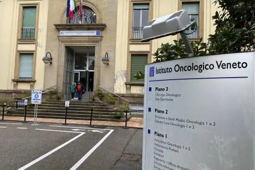 Paura all'ospedale oncologico: paziente accoltella una dottoressa