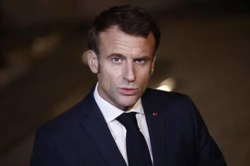 Macron se la fa sotto, Di Maio il miracolato e Dugin: quindi, oggi...