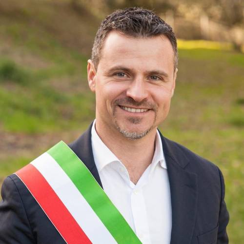 Renzi 'strappa' un sindaco al Pd toscano