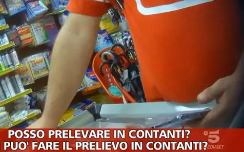 screenshot da Striscia la notizia