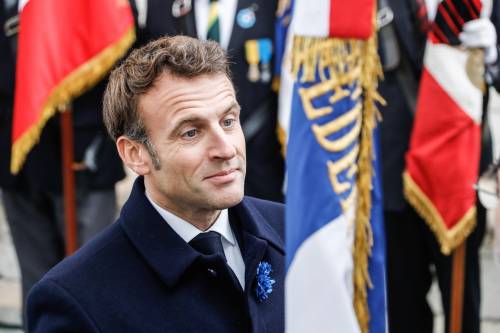 Macron cala le brache, il mistero Di Maio e il Mein Kampf: quindi, oggi...