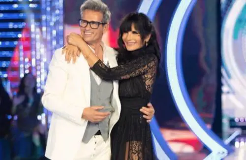 Anche Pamela Prati positiva al Covid. Timori per Signorini e Bellavia