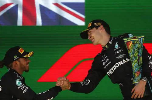 La prima volta di Russell, l'ultimo predestinato. E re Hamilton s'inchina