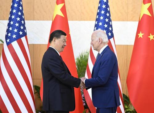 La "guerra mondiale" tra Usa e Cina per dominare la transizione energetica