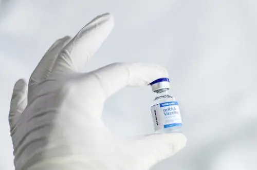 Moderna: 18 miliardi di dollari di liquidità grazie ai vaccini